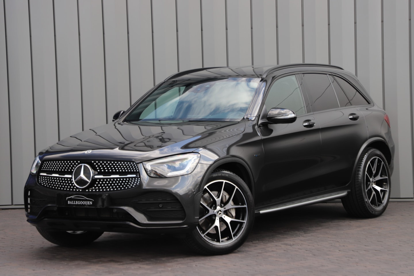 Mercedes-Benz GLC-klasse - 300e AMG 4-Matic | 320PK | Luchtvering | Head-up | Sfeerverlichting | Multibeam | Standkac - AutoWereld.nl