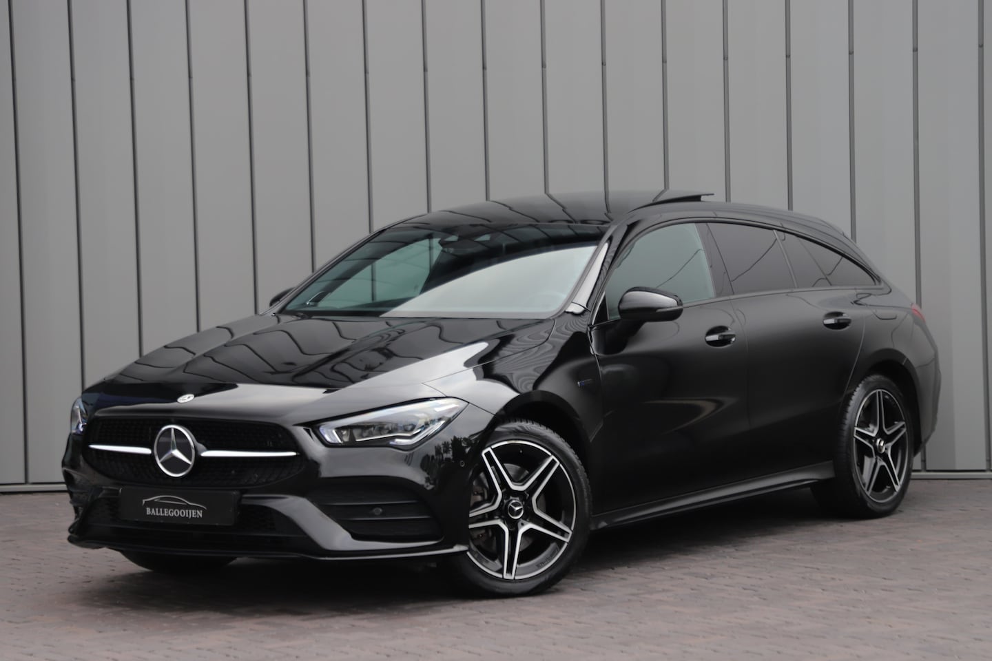 Mercedes-Benz CLA-klasse Shooting Brake - 250e AMG | 218PK | Pano | Burmester | Keyless-go | Memory | Sfeerverlichting | Stoelverw. - AutoWereld.nl