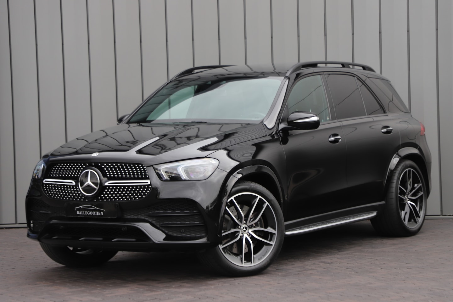 Mercedes-Benz GLE-Klasse - 350e AMG 4-Matic | 333PK | Luchtvering | Burmester | Keyless-go | Memory | Sfeerverlichtin - AutoWereld.nl