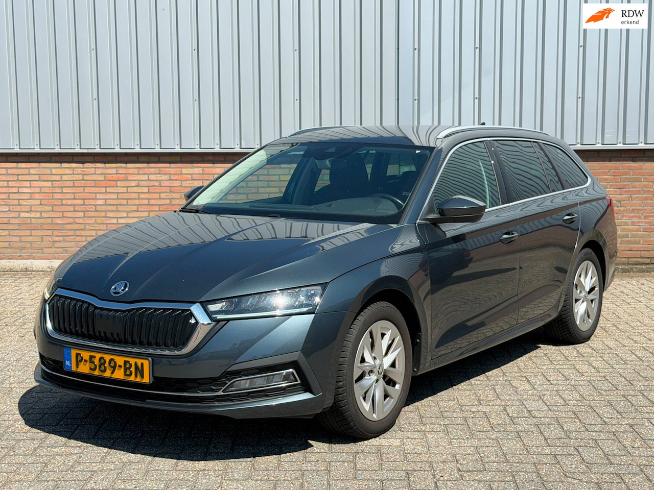 Skoda Octavia Combi - 1.0 TSI Head-Up Display/ Keyless/ Camera/ Trekhaak - AutoWereld.nl