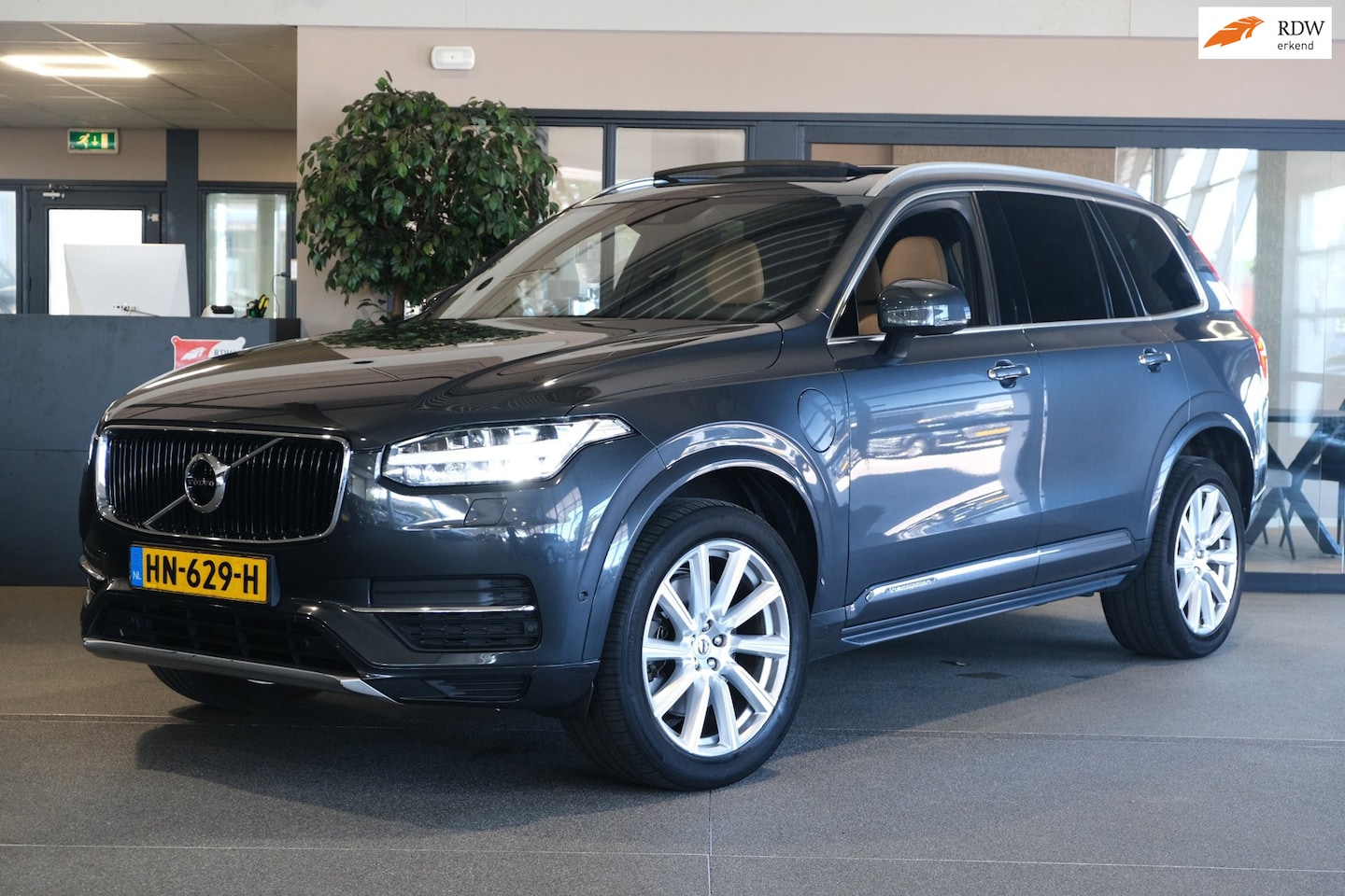 Volvo XC90 - 2.0 T8 Twin Engine AWD 7P Pano Leder Led - AutoWereld.nl
