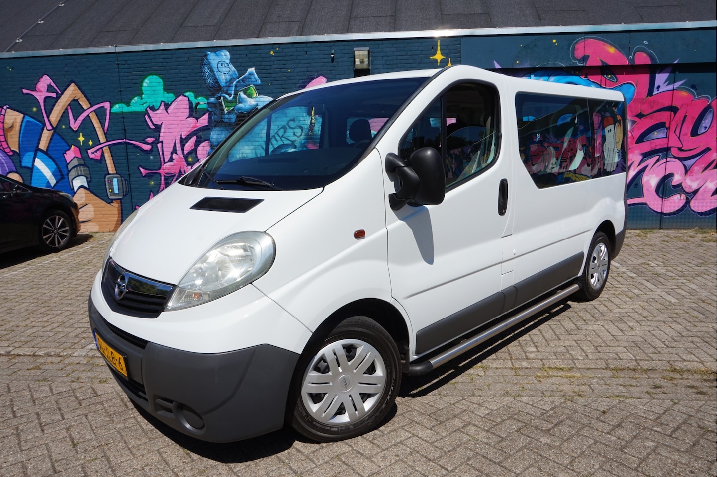 Opel Vivaro Combi - 2.0i L1H1 9 persoons - AutoWereld.nl