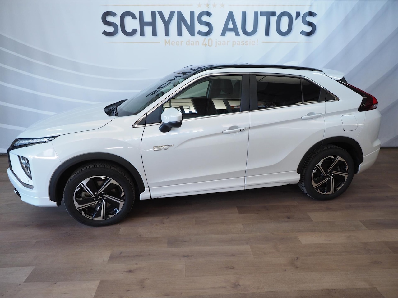 Mitsubishi Eclipse Cross - 2.4 PHEV Intense+ Hybride Panoramadak Leder Parkdisance Camera Stuur stoelverwarming Warni - AutoWereld.nl