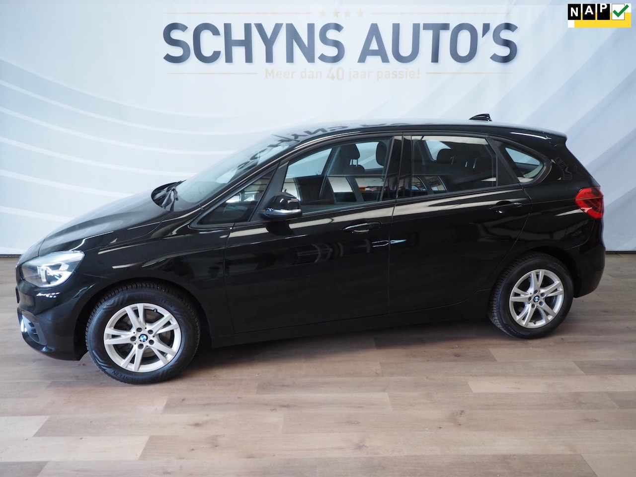 BMW 2-serie Active Tourer - 218i Essential Parkdistance Collisionsystem Trekhaak - AutoWereld.nl