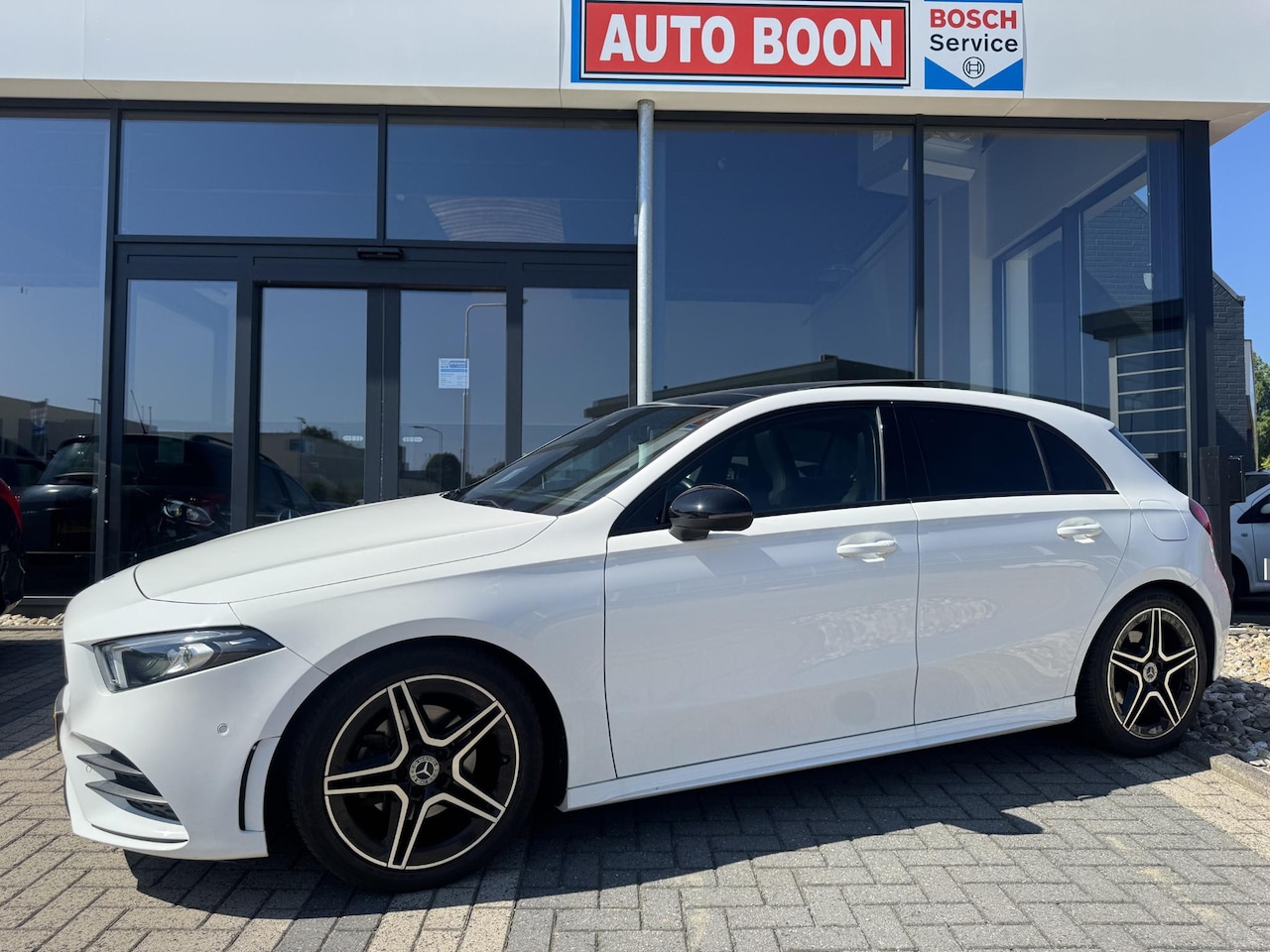 Mercedes-Benz A-klasse - 200 AMG NIGHT EDITION PANO/WIDESCR./P-CAM/NAVI/ LED/KEYLESS/CLIMA/2XPDC/MEDIA/KUIPZETELS/S - AutoWereld.nl
