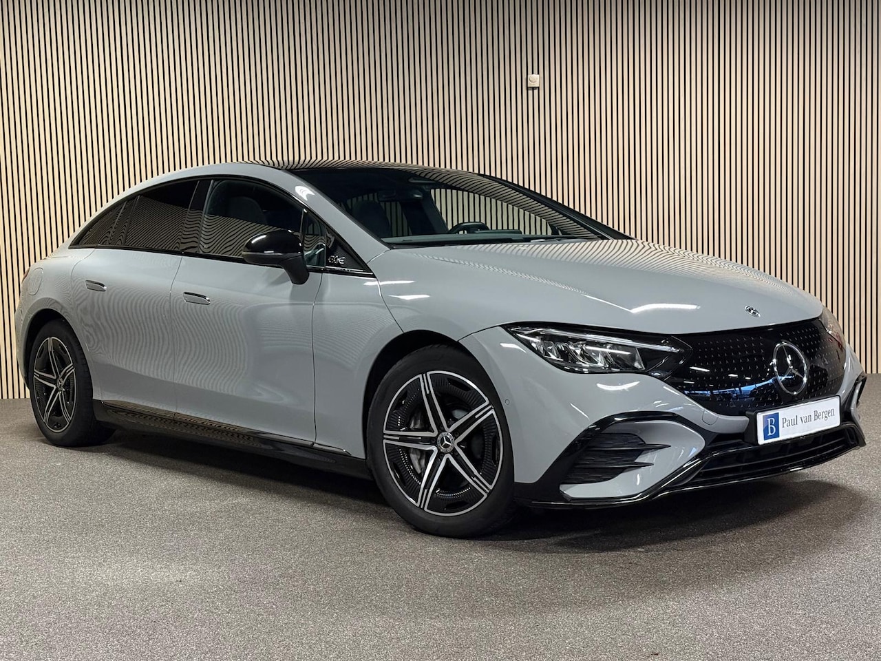 Mercedes-Benz EQE - 300 AMG Styling 89 kWh-PANORAMA-NIGHT-MEMORY-ACC-CAMERA-ZEER COMPLEET - AutoWereld.nl