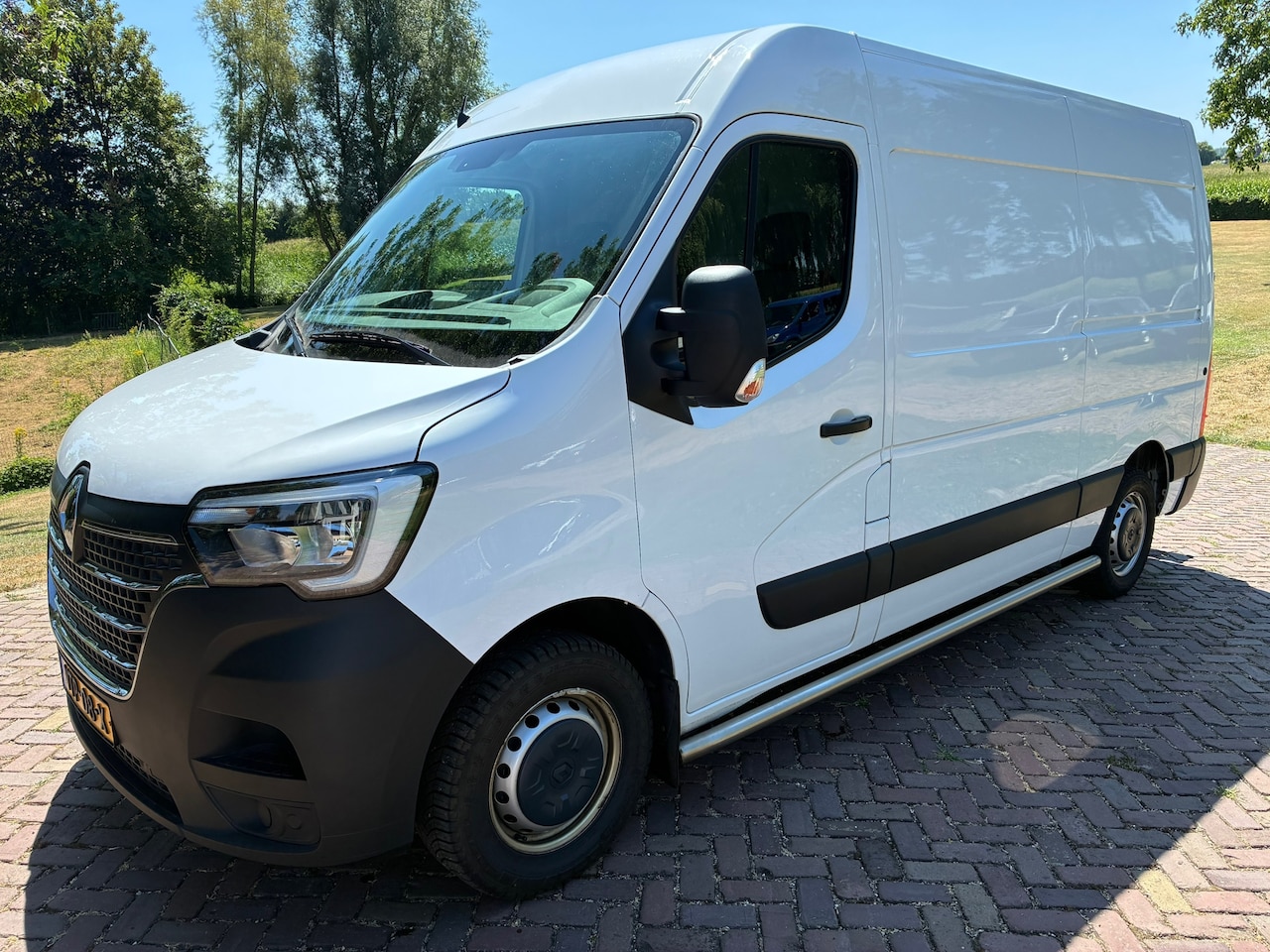 Renault Master - T35 2.3 dCi 150pk EURO 6 L2H2 Energy Work Edition - AutoWereld.nl
