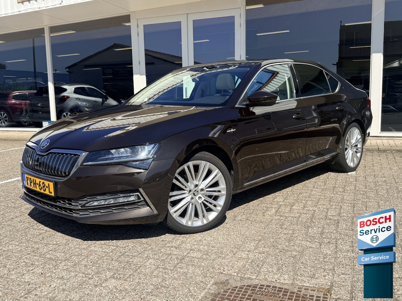 Skoda Superb - 1.4 TSI iV PHEV Laurin & Klement | Trekhaak | Standkachel | Stoelventilatie | Pano | Apple - AutoWereld.nl