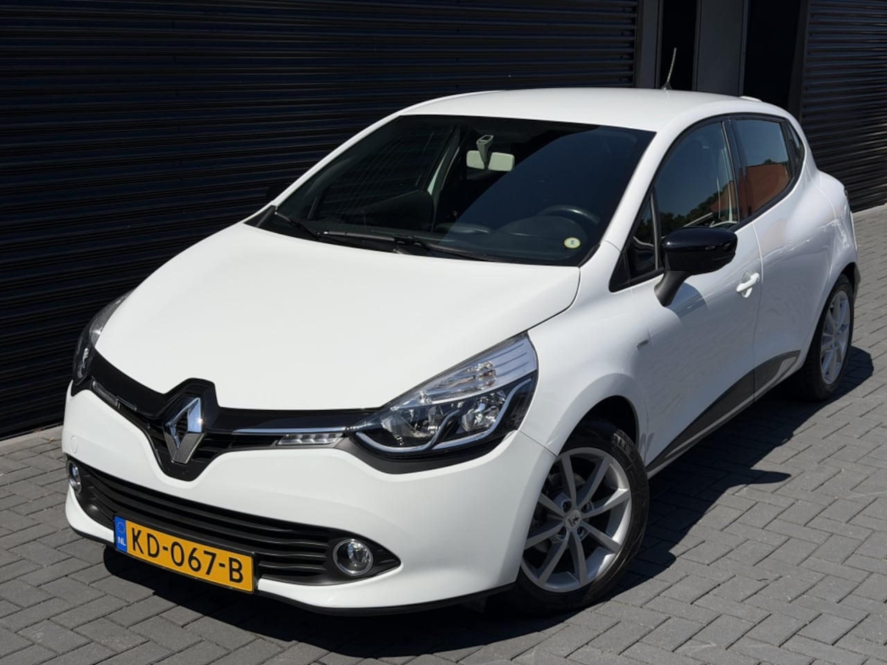 Renault Clio - 0.9 TCe Limited| AIRCO| LM| NAVI| CRUISE| BLUETOOTH - AutoWereld.nl