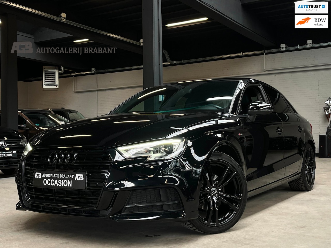 Audi A3 Limousine - 1.4 TFSI CoD Sport S Line Edition 1.4 TFSI CoD Sport S Line Edition - AutoWereld.nl