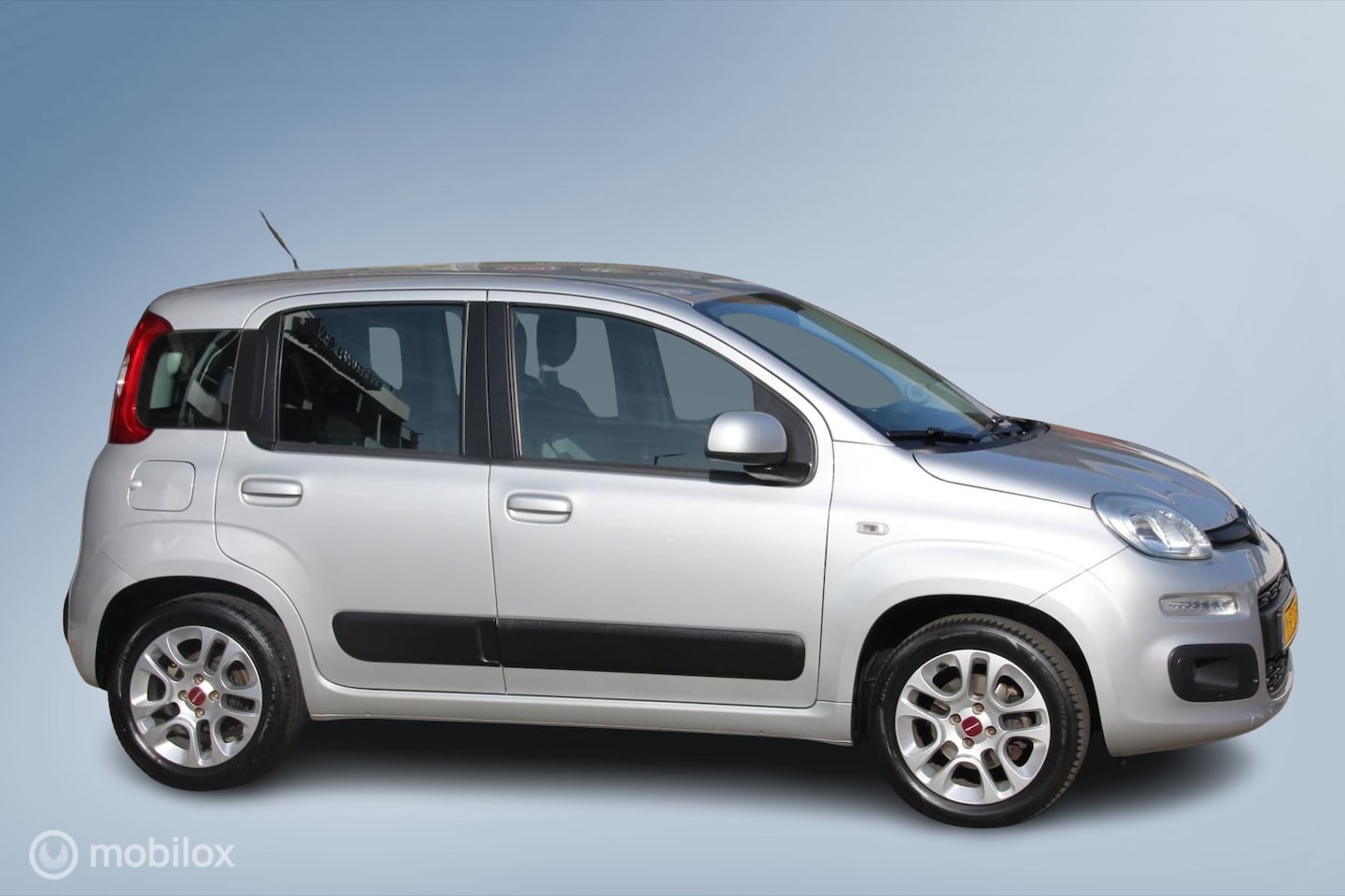 Fiat Panda - TwinAir Turbo 80 Lounge, Trekhaak, 3 zitplaatsen achter, Cruisecontrol - AutoWereld.nl