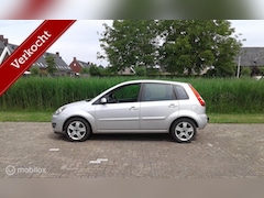 Ford Fiesta - 1.3-8V Futura XL Nette auto met APK en onderhoud