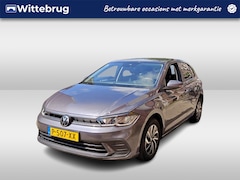 Volkswagen Polo - 1.0 TSI 95pk Life / Navigatie by APP / LM 15 inch / Parkeersensoren / LED Lage km stand