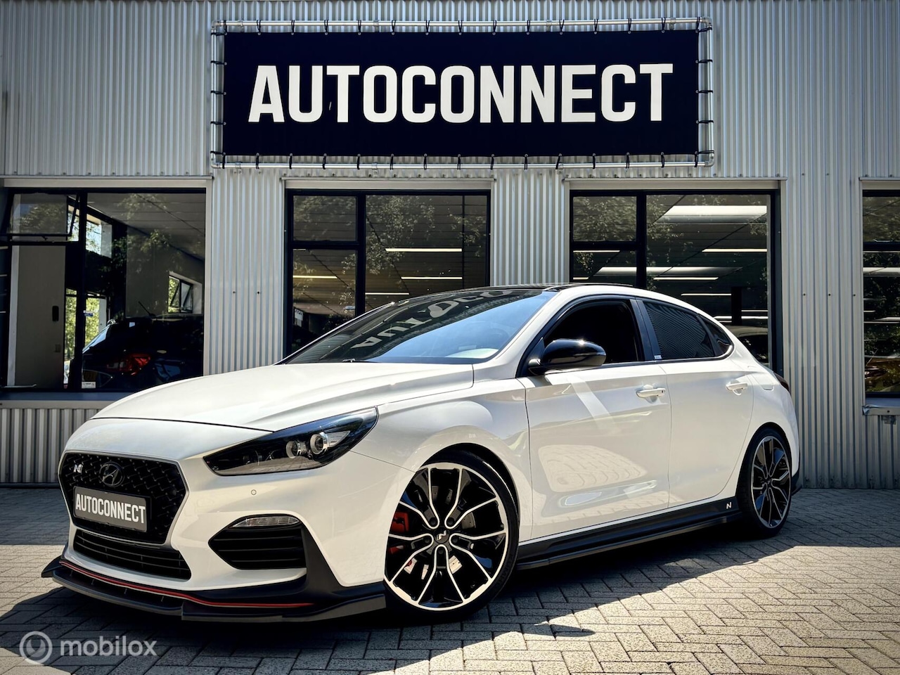 Hyundai i30 Fastback - 2.0 T-GDI. PANO, NAVI, CAMERA, XENON - AutoWereld.nl