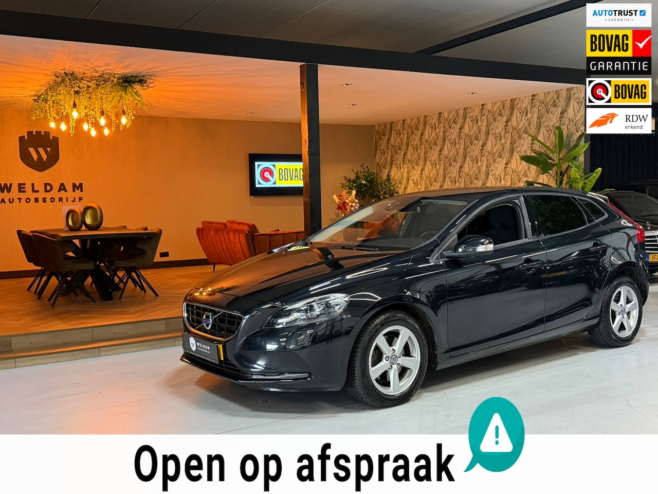 Volvo V40 - 1.6 T2 Momentum|Keyless|Stoelverwarming|Xenon|Cruise|PDC|Rijklaar - AutoWereld.nl