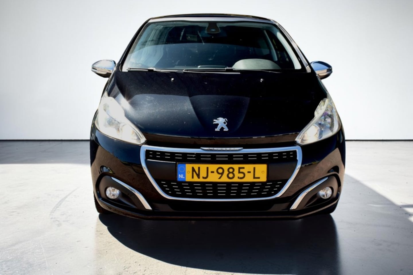 Peugeot 208 - 1.2 PureTech Active 1.2 PureTech Active, Panoramadak, Climate Control, Navigatie, Allure uitvoering