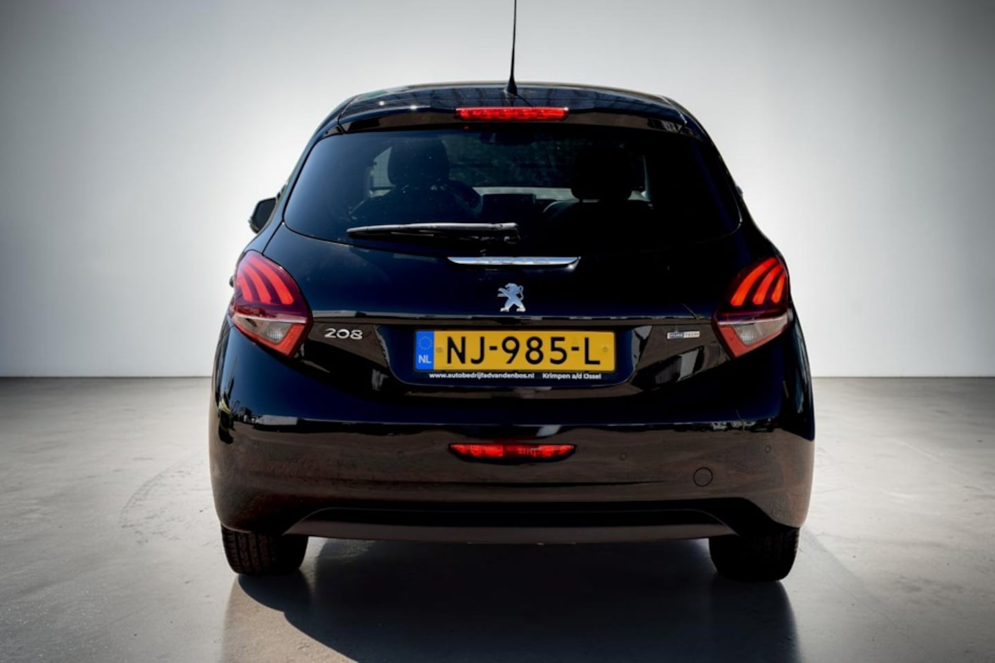 Peugeot 208 - 1.2 PureTech Active 1.2 PureTech Active, Panoramadak, Climate Control, Navigatie, Allure uitvoering