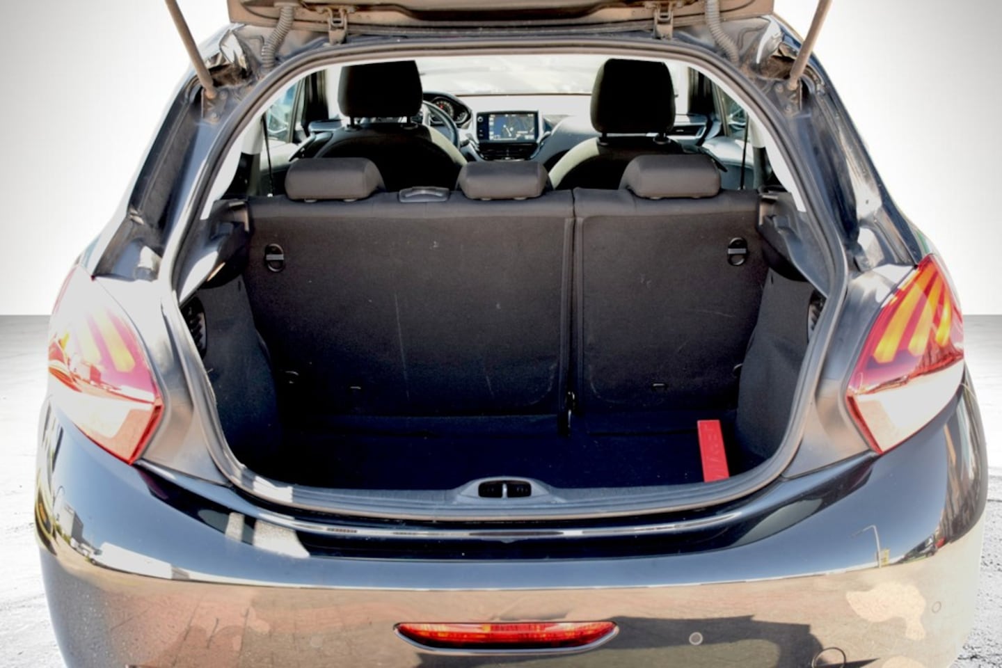 Peugeot 208 - 1.2 PureTech Active 1.2 PureTech Active, Panoramadak, Climate Control, Navigatie, Allure uitvoering