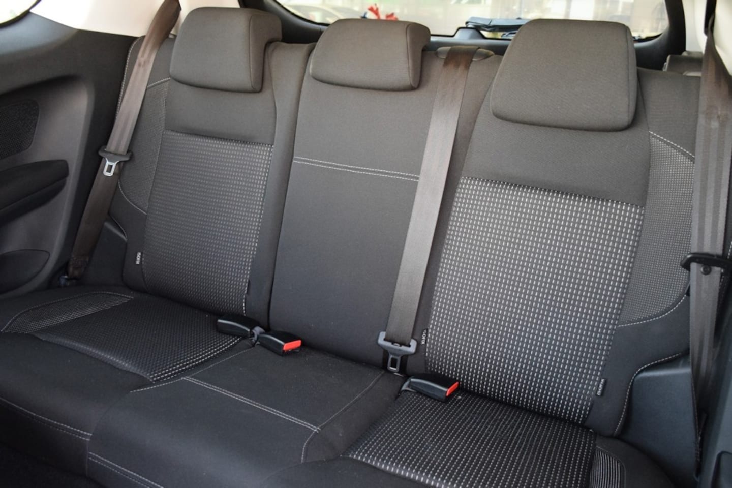 Peugeot 208 - 1.2 PureTech Active 1.2 PureTech Active, Panoramadak, Climate Control, Navigatie, Allure uitvoering