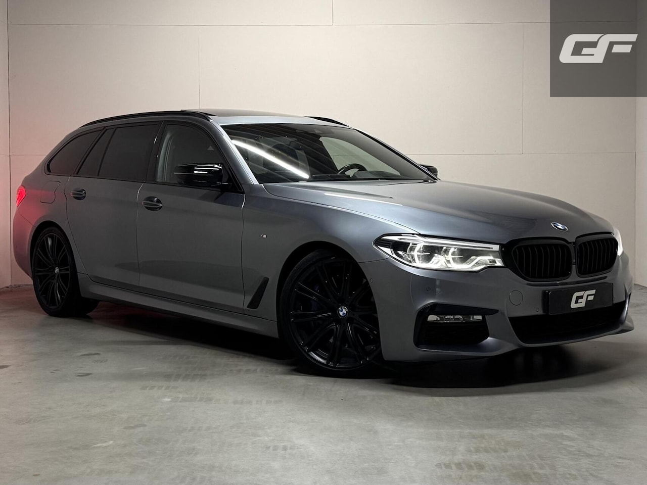 BMW 5-serie Touring - 540i xDrive V6 M-Sport Pano H/K 360º Sfeer Luchtv. - AutoWereld.nl