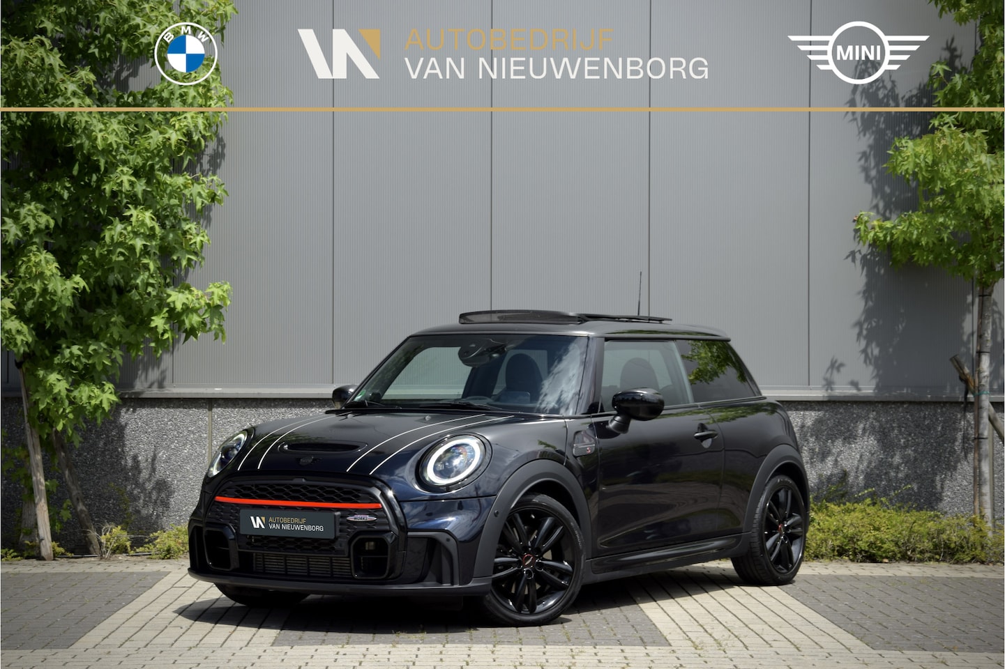 MINI 3-Deurs - 2.0 Cooper S John Cooper Works | Panoramadak | Harman Kardon | Keyless | Achteruitrijcamer - AutoWereld.nl