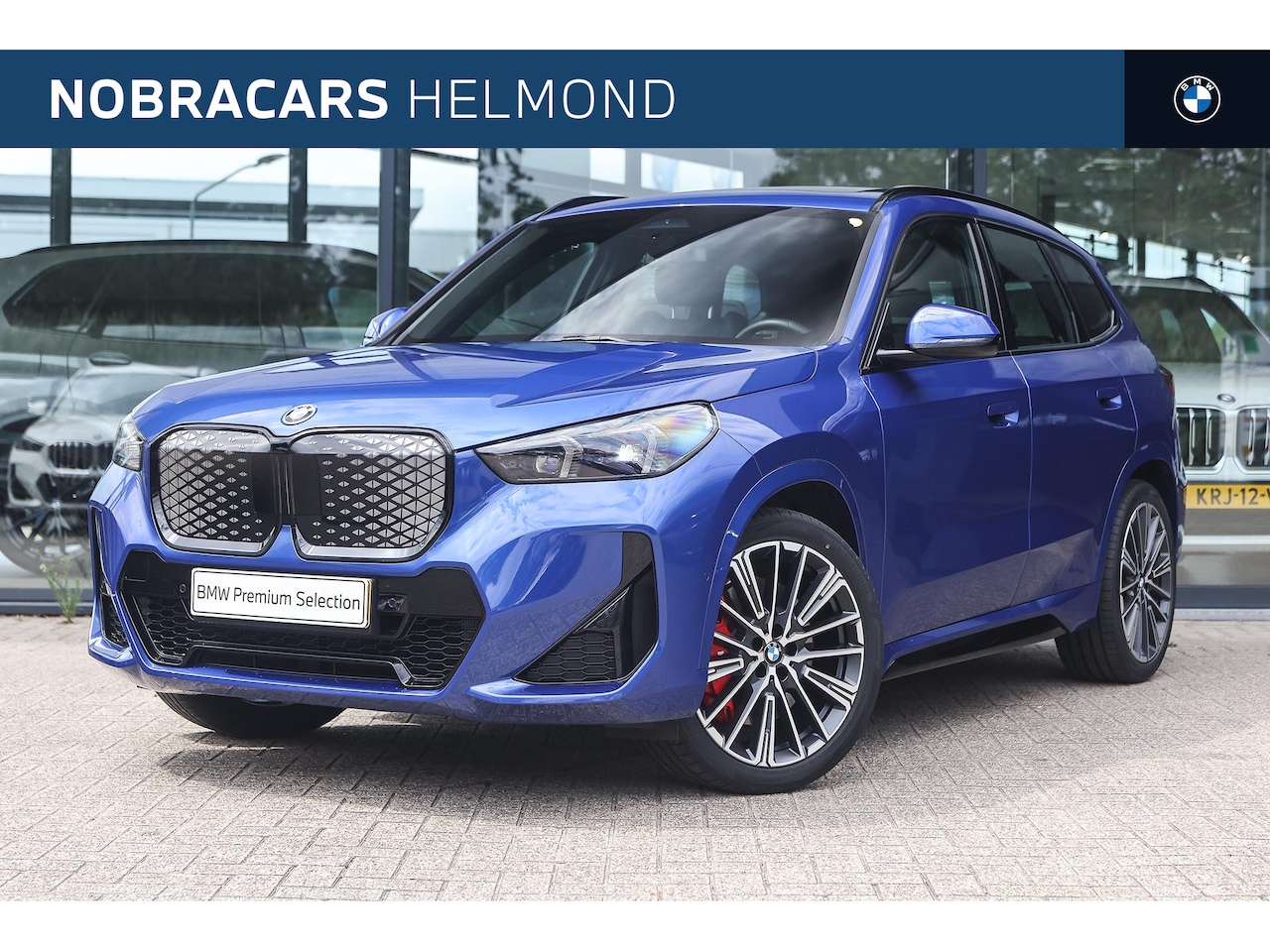 BMW iX1 - eDrive20 M Sport / Panoramadak / Sportstoelen / Comfort Access / Achteruitrijcamera / Adap - AutoWereld.nl