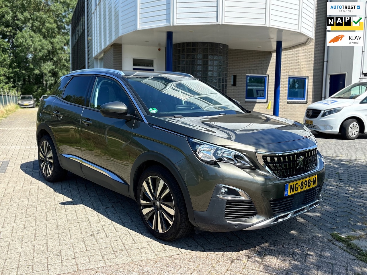 Peugeot 3008 - 1.2 PureTech Première/Pano/ECC/Keyless - AutoWereld.nl