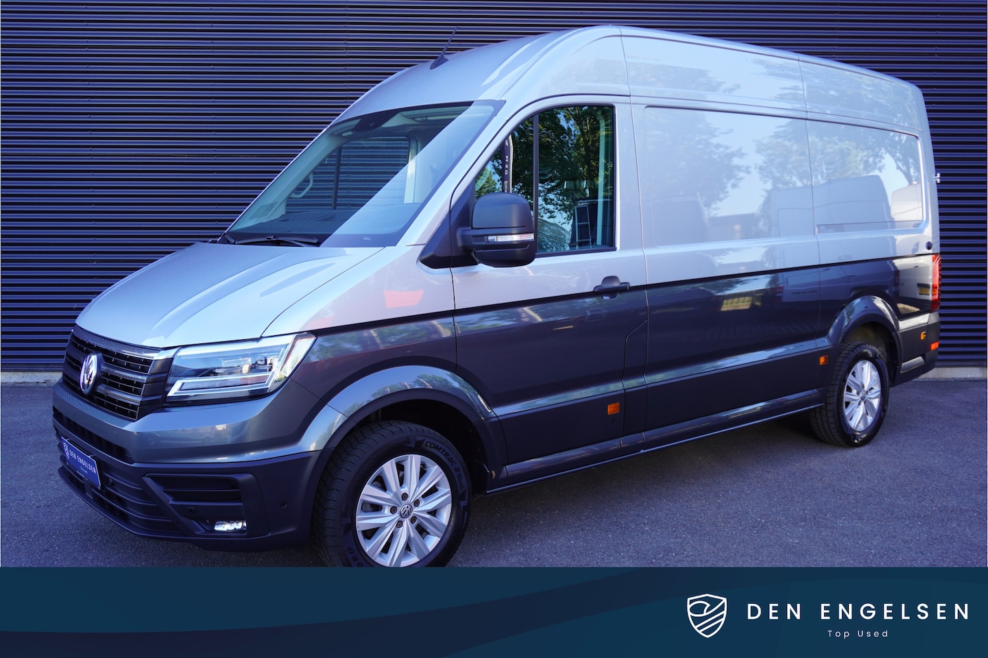 Volkswagen Crafter - 180pk Automaat L3H3/L2H2 Two-Tone LED Navigatie Apple carplay Parkeersensoren Camera Trekh - AutoWereld.nl