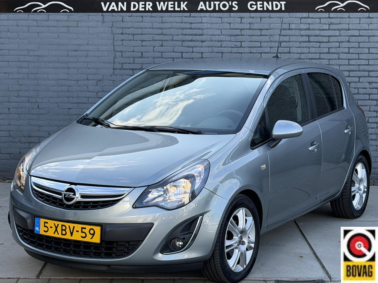 Opel Corsa - 1.2-16V Design Edition Automaat | Airco | Stoel+stuurverw. | BOVAG! - AutoWereld.nl