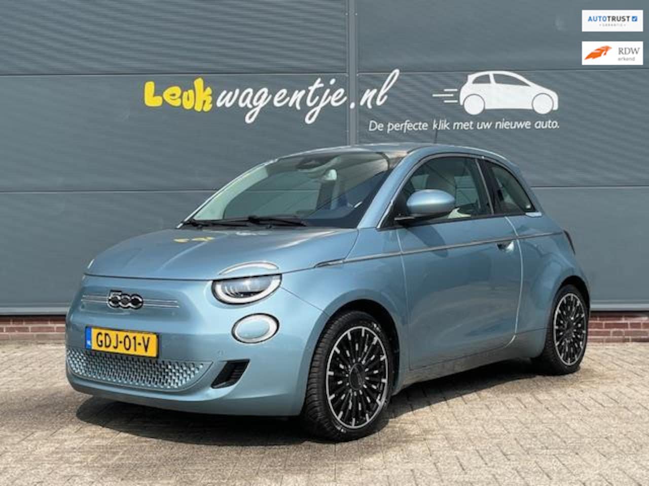 Fiat 500 - 3+1 La Prima 42 kWh *extra deur *carplay *leder - AutoWereld.nl
