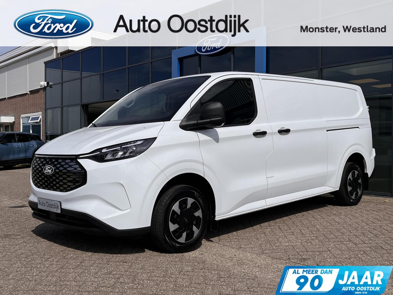 Ford Transit Custom - E-Transit 340 L2H1 Trend 71 kWh 2x Schuifdeur Trekhaak 2300KG Trekgewicht Camera Stoelverw - AutoWereld.nl