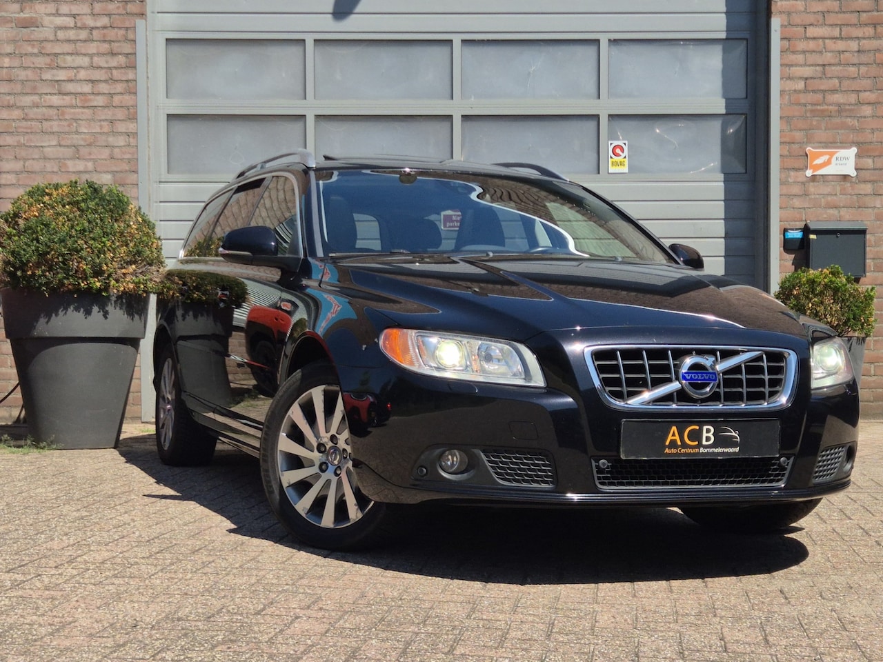 Volvo V70 - 1.6 T4 Limited Edition Leder/Trekhaak/Schuifdak. - AutoWereld.nl