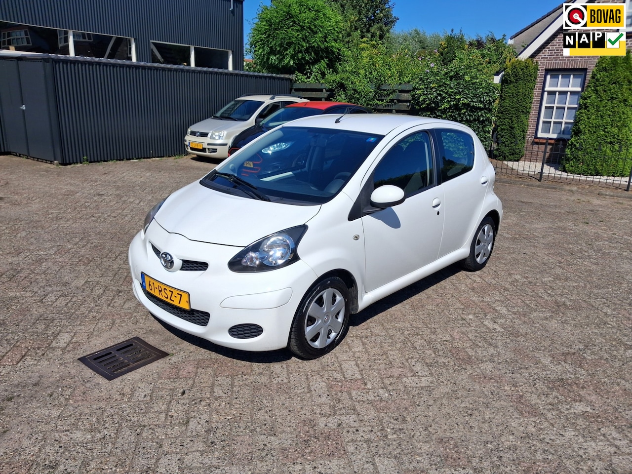 Toyota Aygo - 1.0-12V Comfort Navigator 1.0-12V Comfort Navigator - AutoWereld.nl