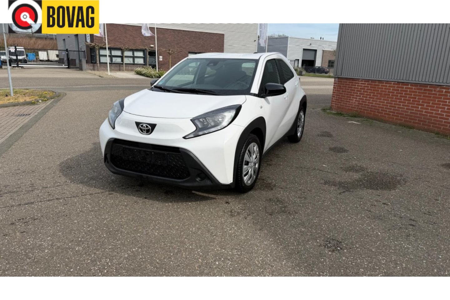 Toyota Aygo X - 1.0 VVT-i MT play 1.0 VVT-i MT Play - AutoWereld.nl
