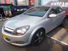 Opel Astra GTC - 1.6 Cosmo, cruise, navi, etc. APK7-27