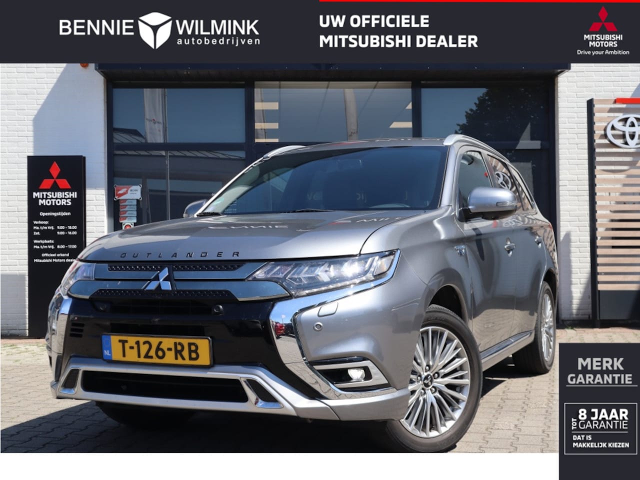 Mitsubishi Outlander - 2.4 PHEV Prestige Leder | Trekhaak | Navi | Standkachel - AutoWereld.nl