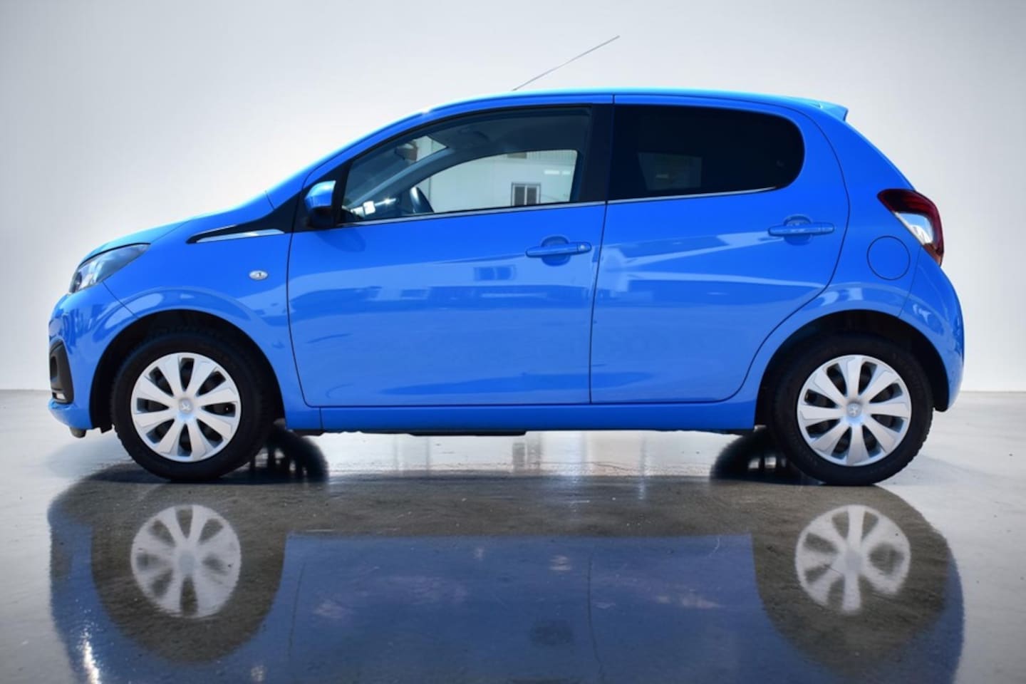 Peugeot 108 - 1.0 e-VTi Active 1.0 e-VTi Active, Parkeerhulp achter,Airco, Premium Pack, Blue Tooth, Nette auto