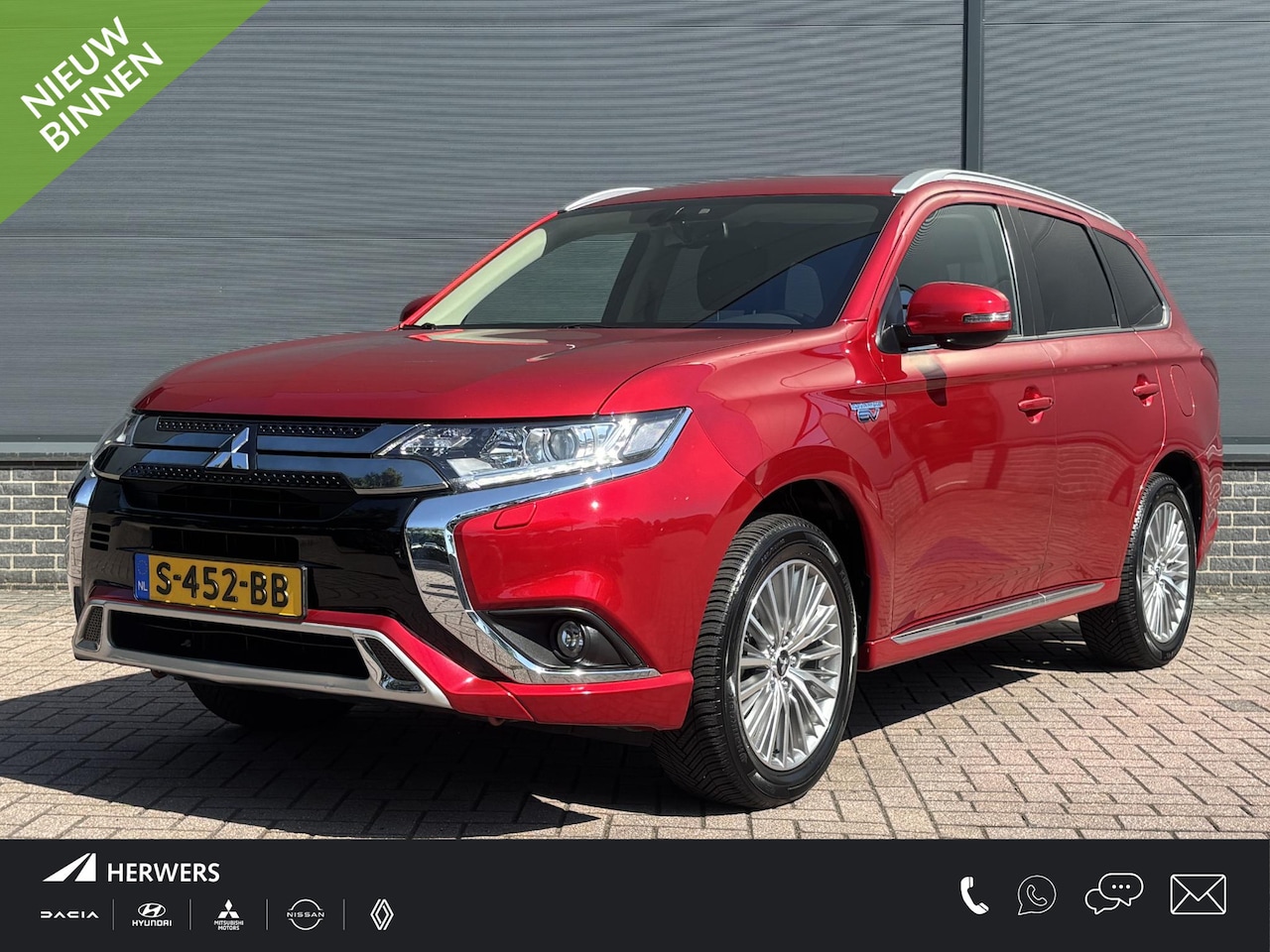 Mitsubishi Outlander - 2.4 PHEV Intense+ / 1500 kg Trekgewicht / Trekhaak / Navigatiesysteem / Apple carplay / An - AutoWereld.nl