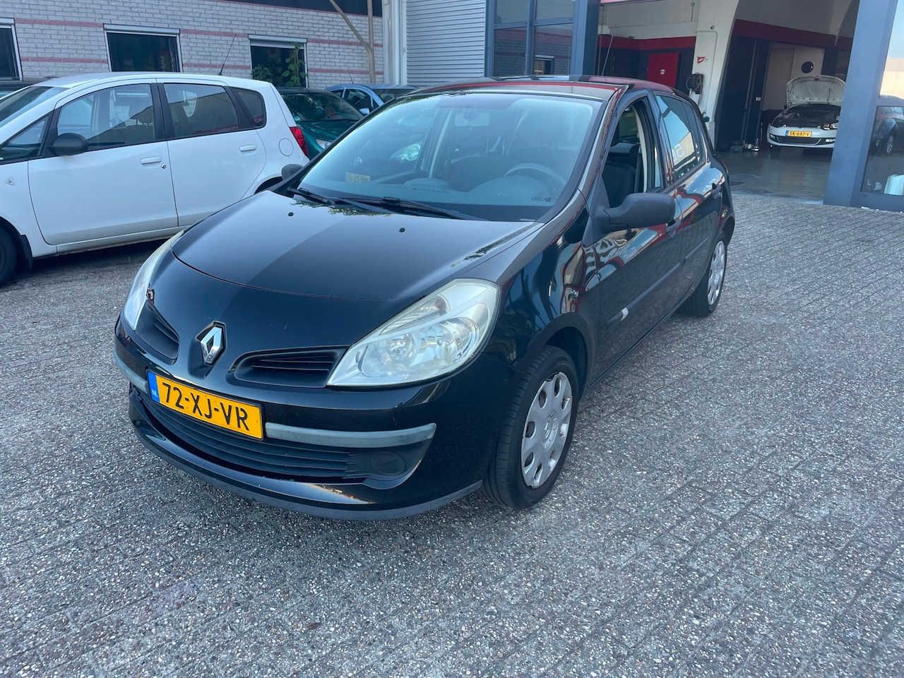 Renault Clio - 1.2-16V Business Line airco leuke auto - AutoWereld.nl