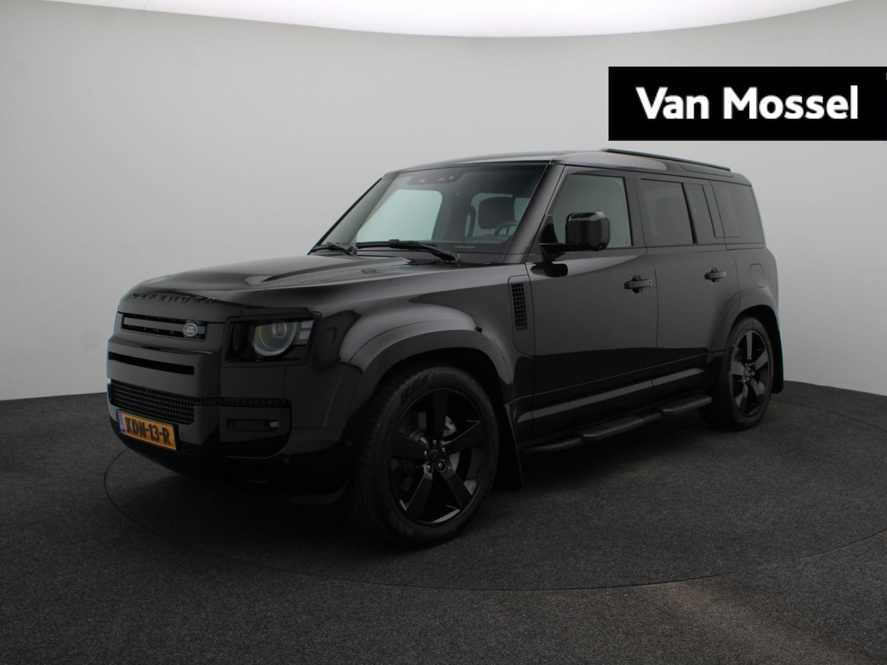 Land Rover Defender 110 - 2.0 P300e 110 X-Dynamic HSE | QuickSilver uitlaat | Treeplanken | wielkastverbreders - AutoWereld.nl