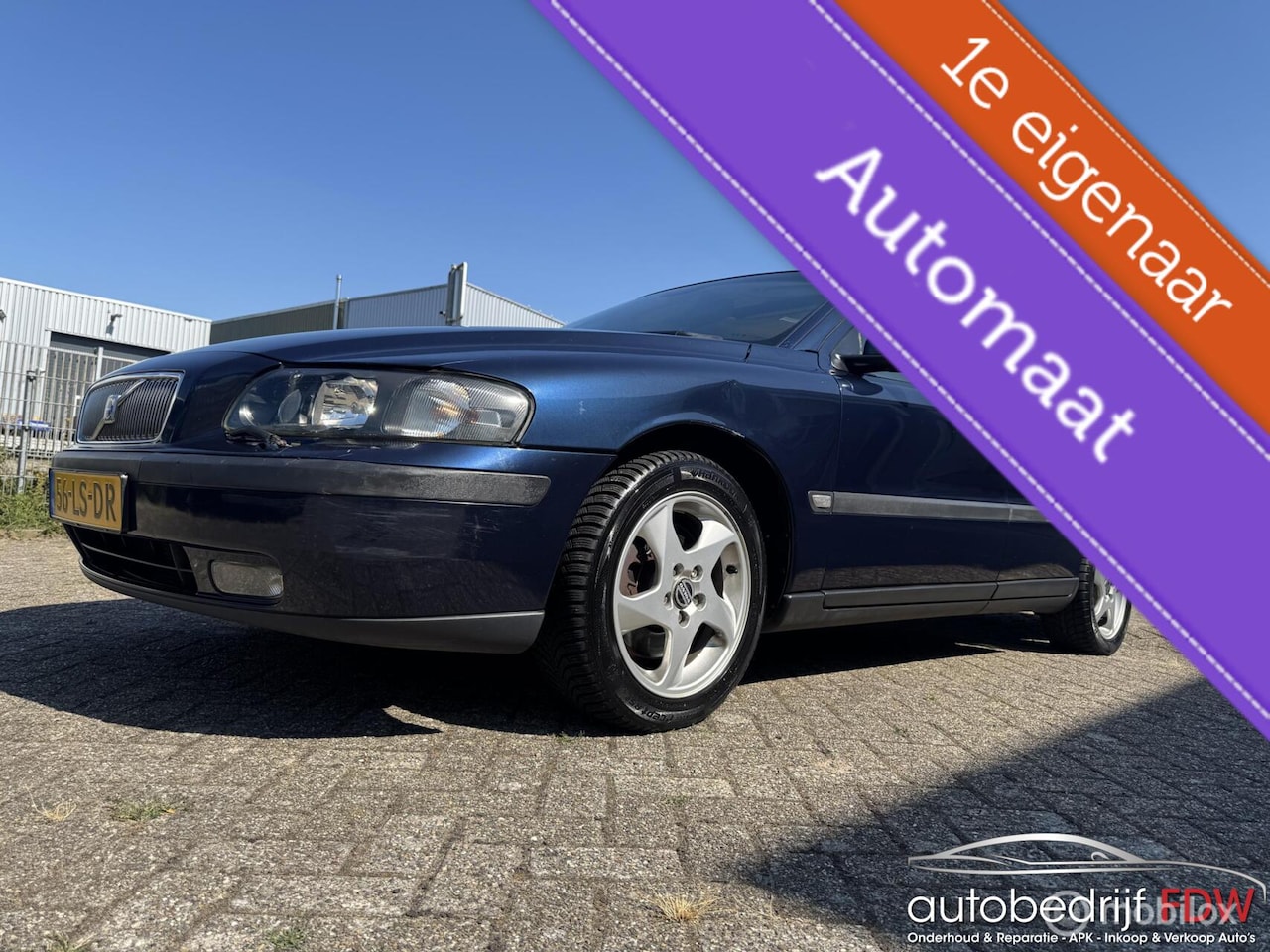 Volvo V70 - 2.5 T /NAP/AIRCO/PARK SENSOR/PANO-DAK/TREKHAAK/ - AutoWereld.nl