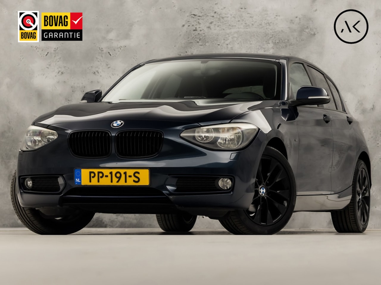 BMW 1-serie - 116i Sport 136Pk (4 CILINDER, 5 DEURS, STOELVERWARMING, LEDER, SPORTSTOELEN, GETINT GLAS, - AutoWereld.nl