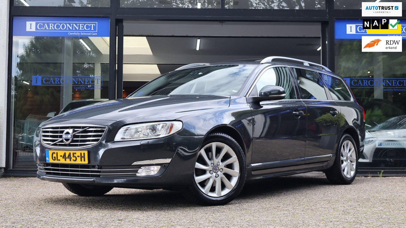 Volvo V70 - 2.0 T4 Inscription Edition|Leder|Dakje|PDC|Memory|Vol! - AutoWereld.nl