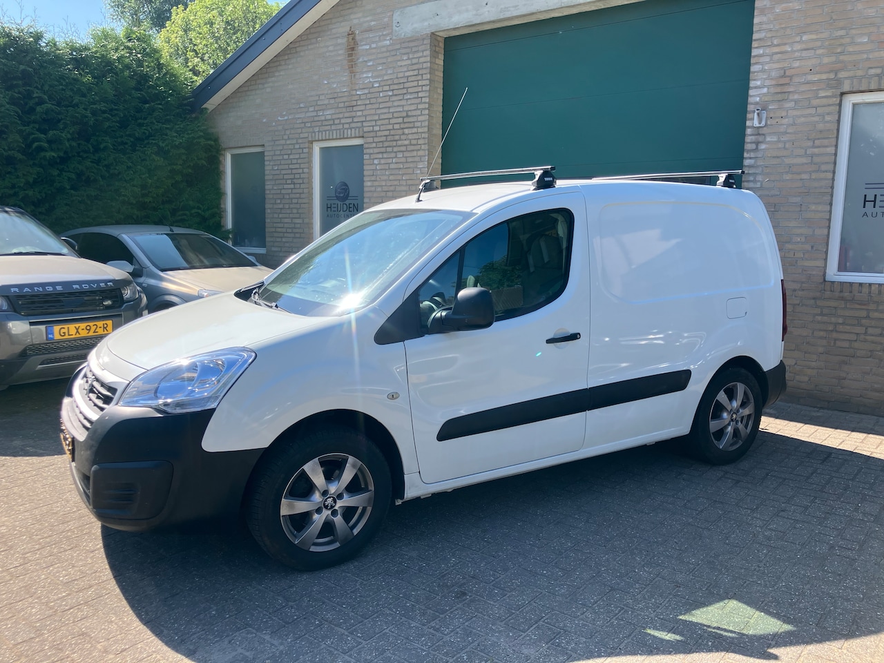Peugeot Partner - 120 1.6 VTi 98 L1 Profit+ 1600 benzine  schuifdeur, trekhaak ,airco - AutoWereld.nl