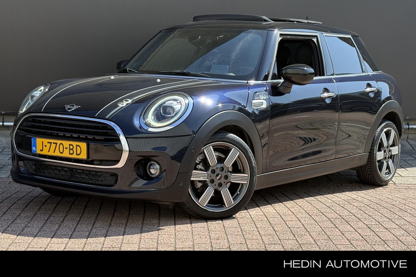 MINI 5-Deurs - 1.5 Cooper 60 Years Edition - AutoWereld.nl