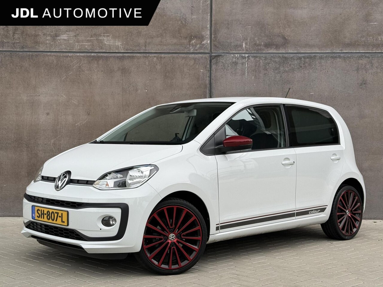 Volkswagen Up! - 1.0 BMT high up! Camera | Beats Audio | DAB+ | Parkeersensoren | Stoelverwarming | Dealer - AutoWereld.nl