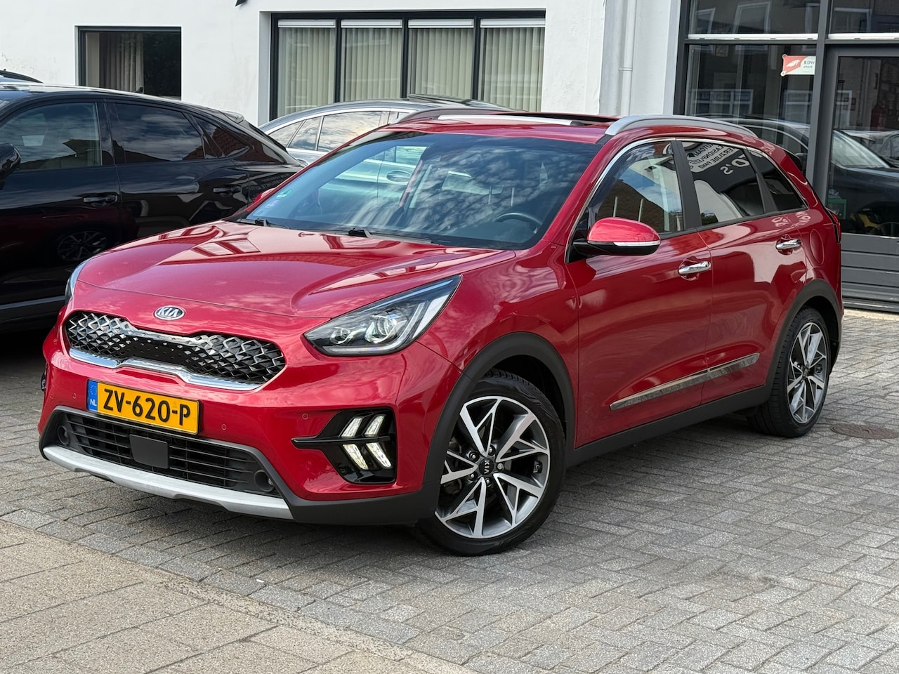 Kia Niro - 1.6 GDi Hybrid ExecutiveLine 1.6 GDi Hybrid ExecutiveLine, Panoramdak,Stoelverwarming,Stuurverwarming,Trekhaak - AutoWereld.nl