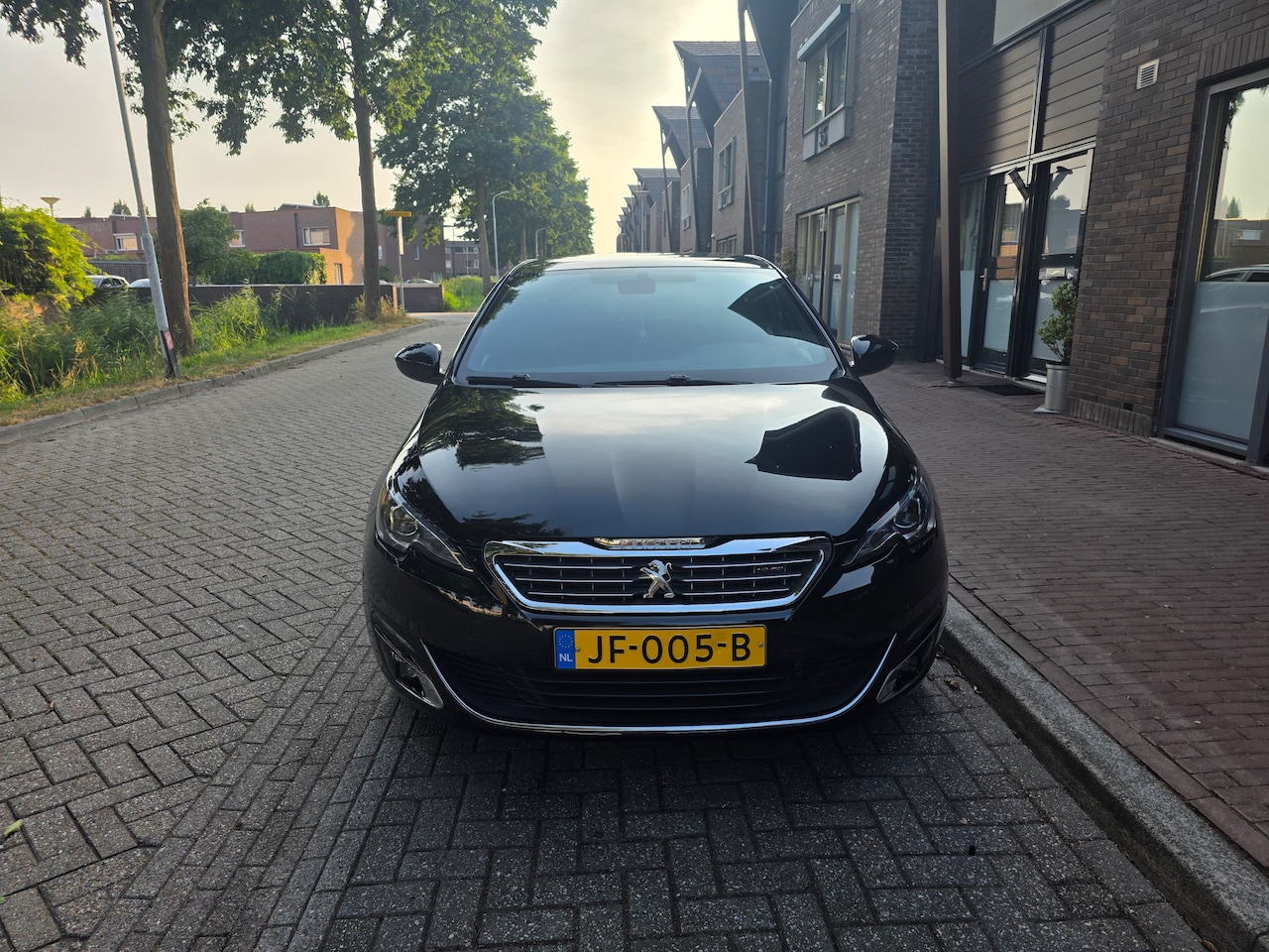 Peugeot 308 - 1.2 PureTech GT-Line . - AutoWereld.nl