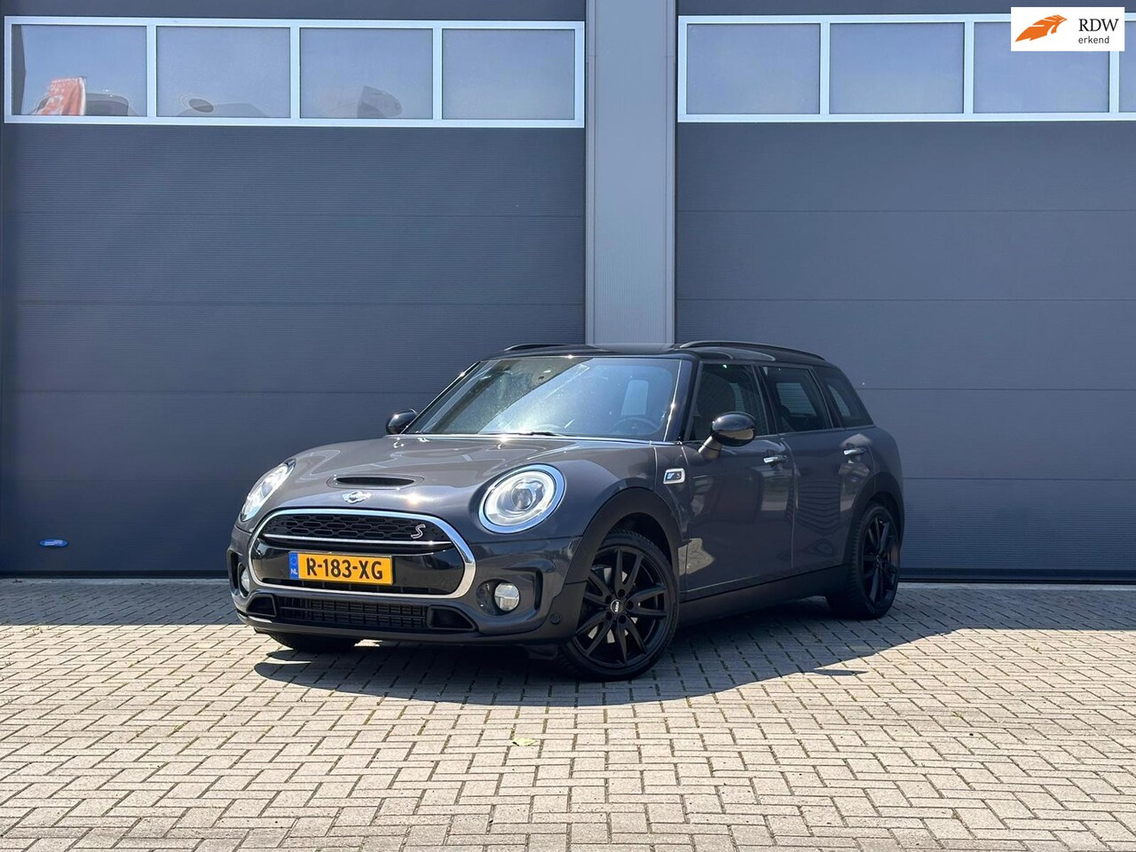 MINI Clubman - 2.0 Cooper S Chili Serious Business|Leer|Automaat - AutoWereld.nl
