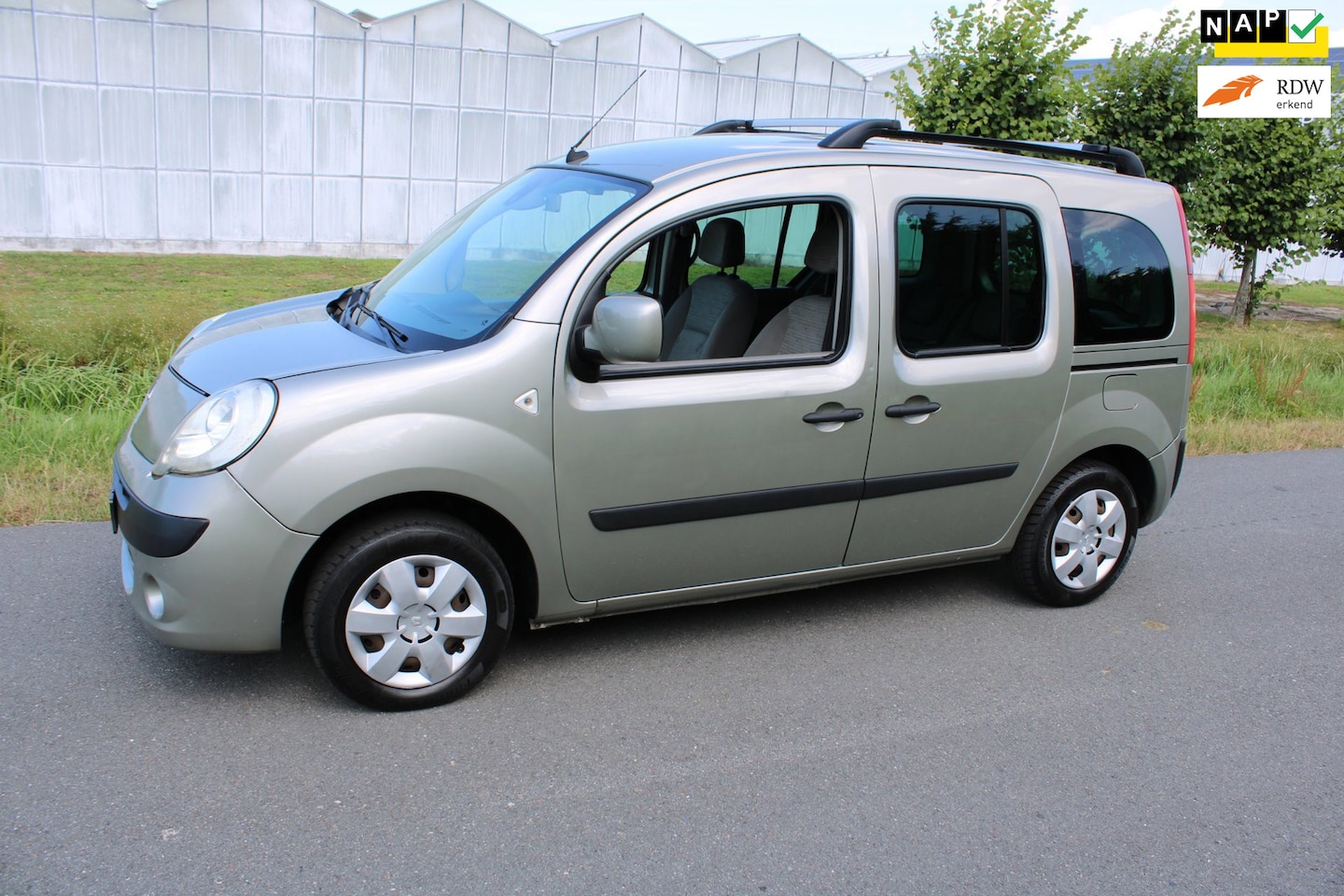 Renault Kangoo Family - 1.6-16V Privilège 2 Zijschuifdeuren en Nieuwe koppeling - AutoWereld.nl